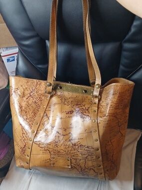 Patricia Nash Benvenuyo Tan Map-Print Leather Tote Bag